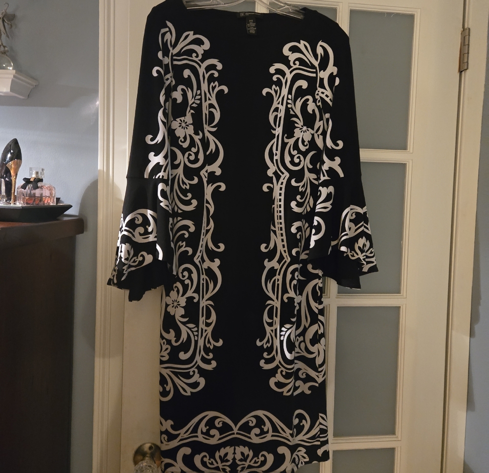 INC International Concepts Black & White Scroll-Print Long Sleeve Dress